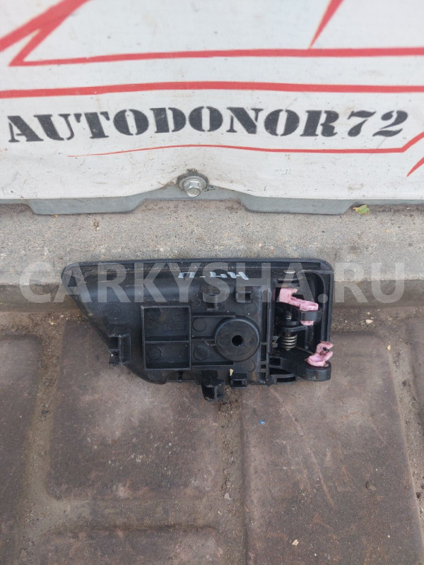 Ручка двери внутренняя левая Hyundai Getz Hyundai Getz оригинальный номер 826101C001WK