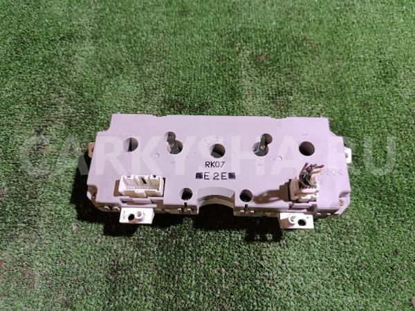 Блок управления климатической установкой Mazda 2 оригинальный номер GJ6R61190