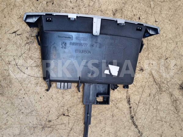 Название детали Лоток Модель Peugeot 408 Peugeot 408 оригинальный номер 8226LN