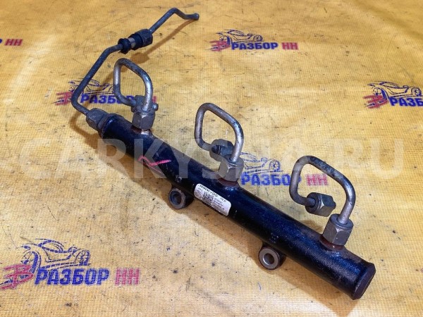 Рампа топливная Land Rover Discovery III (2004—2009) Land Rover Discovery оригинальный номер 1357075