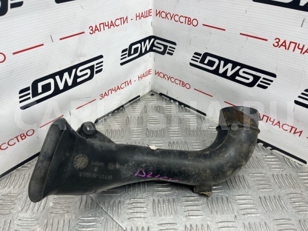 Воздухозаборник Toyota Avensis 