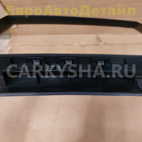 Накладка задней двери Land Rover Defender 2 (L663) Land Rover Defender оригинальный номер LR149592