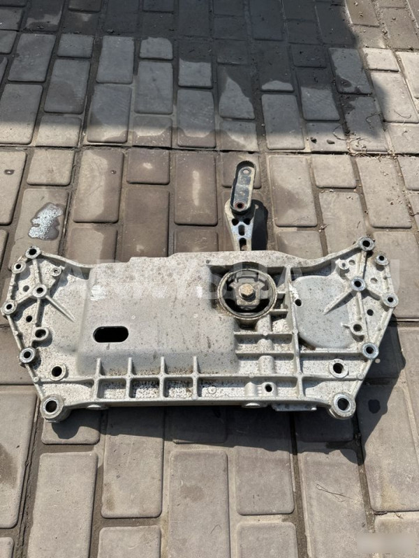 Подрамник передний VW Golf plus Volkswagen Golf Plus оригинальный номер 1k0199369f