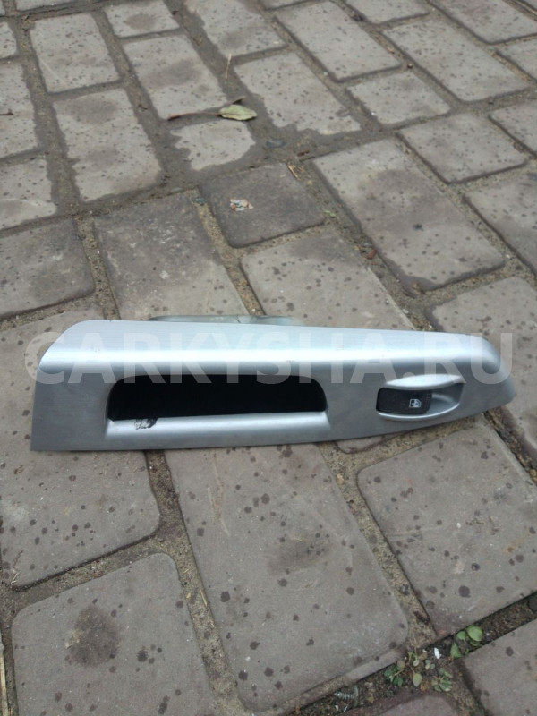 Кнопка стеклоподъемника задняя прав Hyundai Getz Hyundai Getz оригинальный номер 935801C020