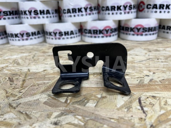 Кронштейн Toyota Fortuner II Рестайлинг оригинальный номер 47355-KK030