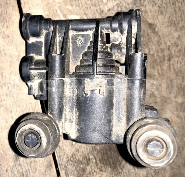 Клапан выравнивания пневмоподвески CH Land Rover Discovery III оригинальный номер RVH000046
