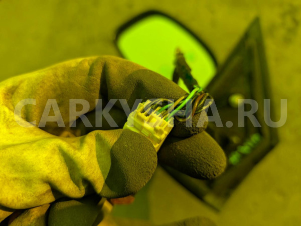 Зеркало Nissan Wingroad 