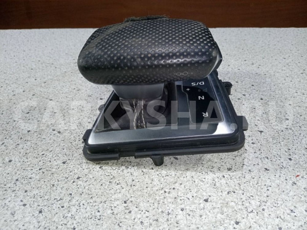 Накладка селектора КПП Audi Q7 4M (2015—2020) Audi Q7 оригинальный номер 4m1713111d