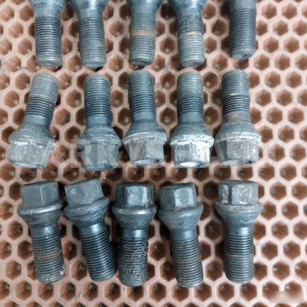 Болты колесные BMW X5 