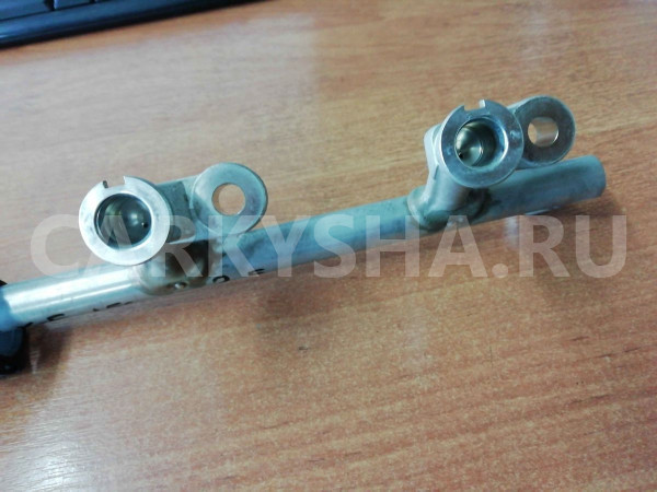 Рейка топливная (рампа) Mazda CX-5 I рестайлинг (2015—2017) Mazda 2 оригинальный номер pe0113150