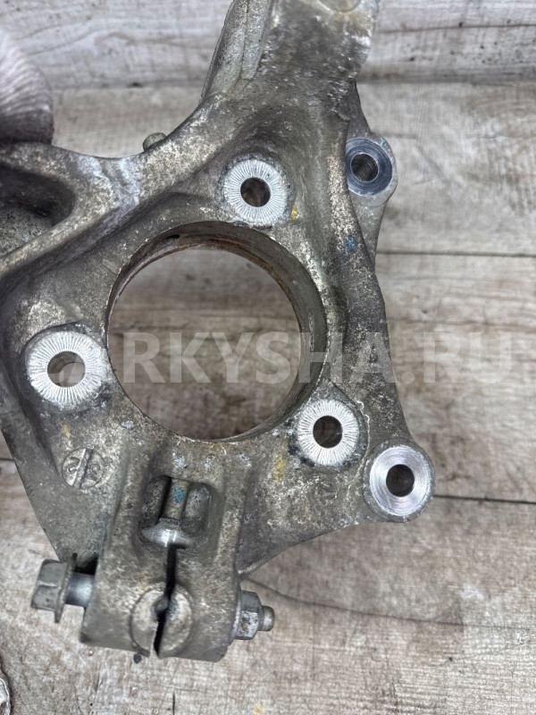 Кулак поворотный передний левый Cruze Astra J Chevrolet Cruze оригинальный номер 13319480
