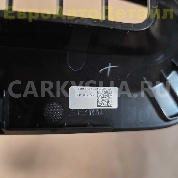 Накладка торпедо верхняя Land Rover Defender L663 Land Rover Defender оригинальный номер LR142174