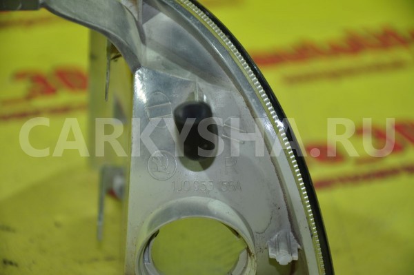 Повторитель в крыло Skoda Octavia 