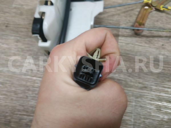 Замок двери передней правой Hyundai Getz 