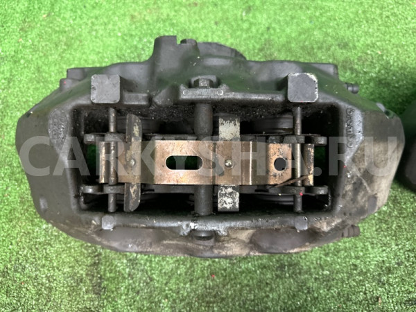 Суппорта Land Rover Range Rover 2002-2021 LR138723, передняя Land Rover Range Rover 