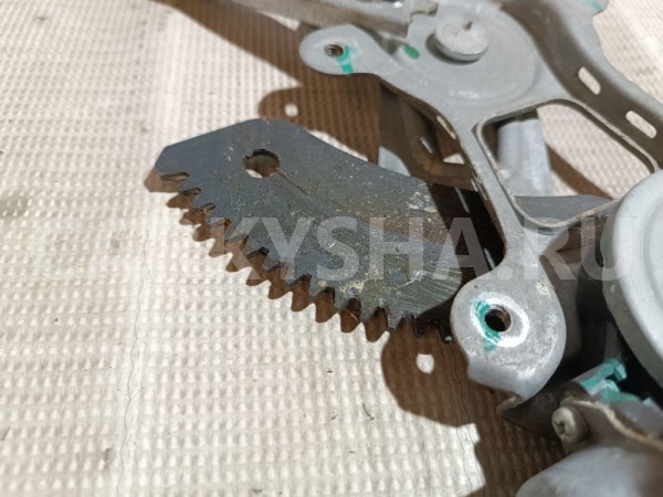 Стеклоподъемник электр. задний правый Nissan Teana 