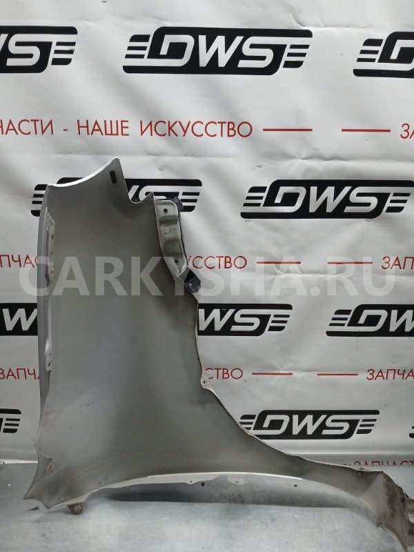Крыло Toyota Sienta 
