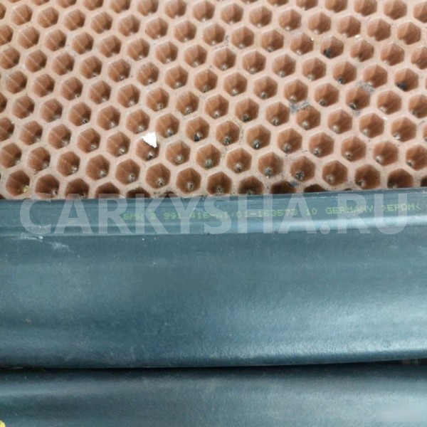 Уплотнительная резинка крыла BMW X1 