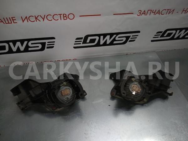 Фара противотуманная Toyota Estima 