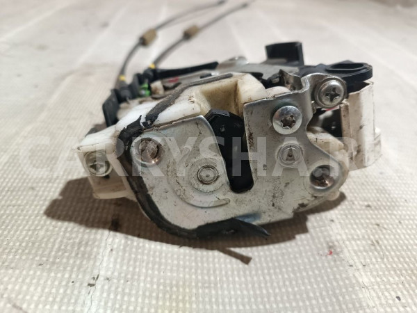 Замок двери передней левой Mitsubishi Lancer оригинальный номер 5715A421