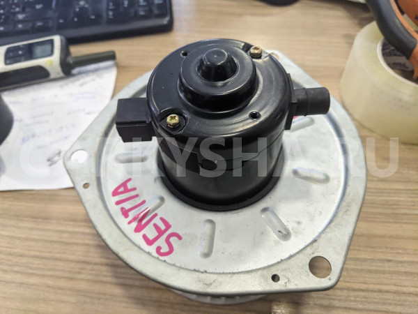 Мотор печки Mazda Sentia оригинальный номер hb111h380