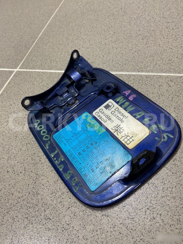 Лючок бензобака Audi A6 2000 г Audi 200 оригинальный номер 4B0010159K