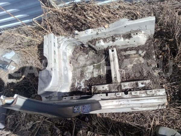 Стойка кузова средняя правая Volkswagen Jetta 2008 Volkswagen Jetta оригинальный номер 1K5809836