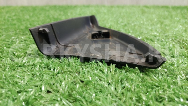 Крышка зеркала внутренняя правая Renault Sandero Renault 18 оригинальный номер 802923883R
