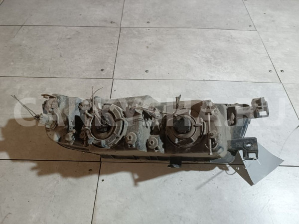 Фара правая Mitsubishi Diamante 