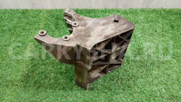 Кронштейн насоса ГУР Audi A8 2004 Audi 200 оригинальный номер 077260885N