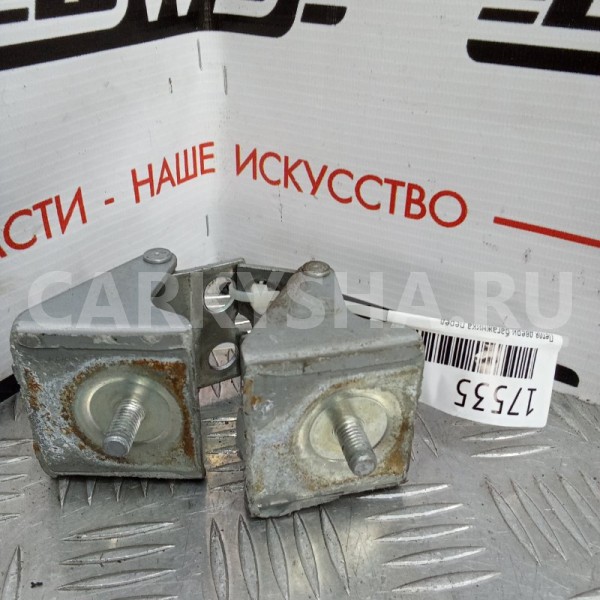 Петля двери багажника Toyota bB 