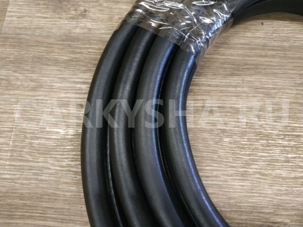 Уплотнитель двери Land Rover Freelander 