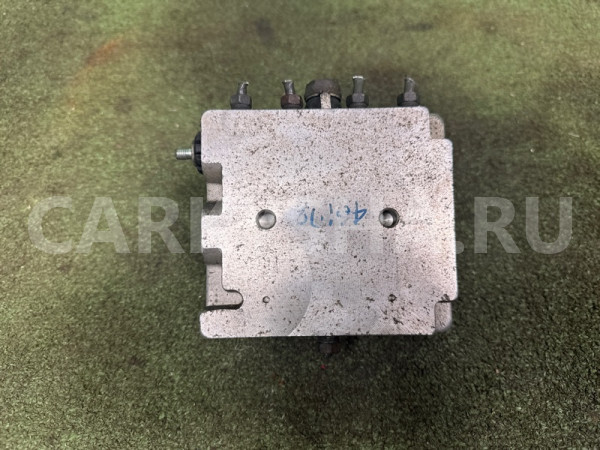 Блок клапанов гидроподвески Toyota Land Cruiser 200 2008-2022 4894060020 Toyota Land Cruiser 