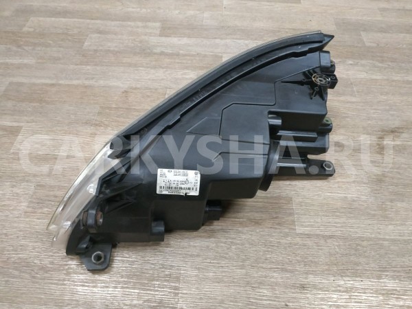 Фара правая Volkswagen Tiguan 