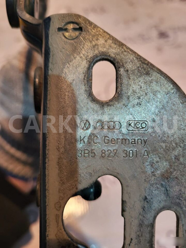 Петля крышки багажника Volkswagen Bora седан Volkswagen Bora оригинальный номер 3b5827301a