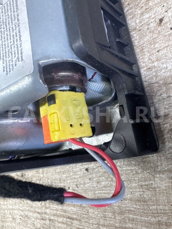 Подушка безопасности в колени Volkswagen Touareg N Volkswagen Touareg оригинальный номер 7p1880841