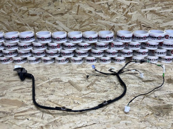 Проводка двери задняя правая Toyota Camry VIII (XV70) Рестайлинг – седан оригинальный номер 82153-33410