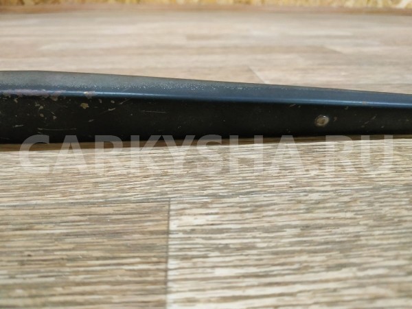 Поводок стеклоочистителя передний левый Mazda Capella 