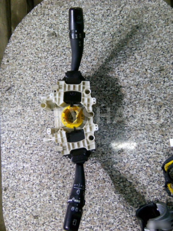 Подрулевые переключатели Hyundai Tucson Туссан Hyundai Tucson оригинальный номер 934502E115