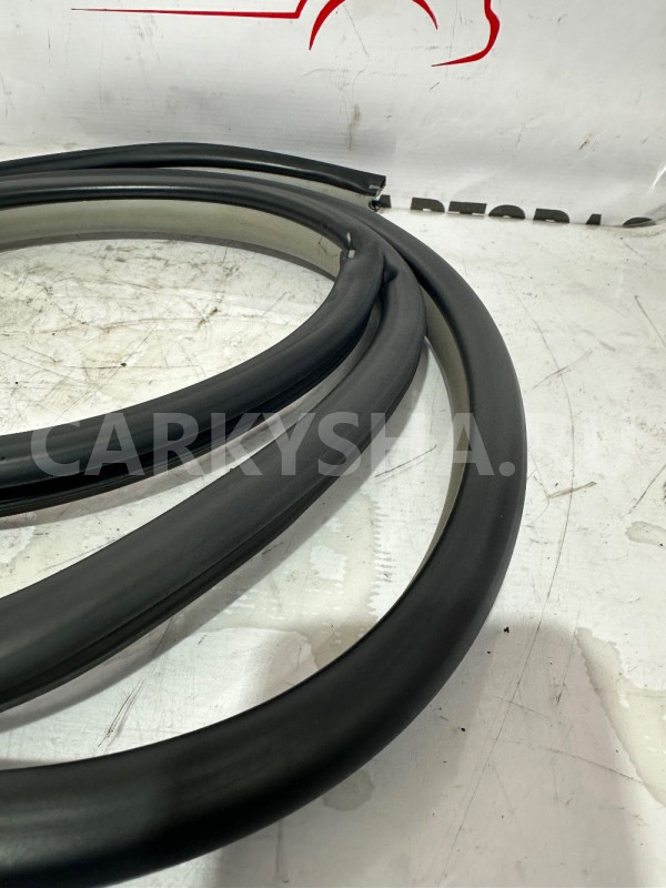 Уплотнитель проема перед прав двери Toyota Yaris 2 Toyota Yaris оригинальный номер 623110D081B1