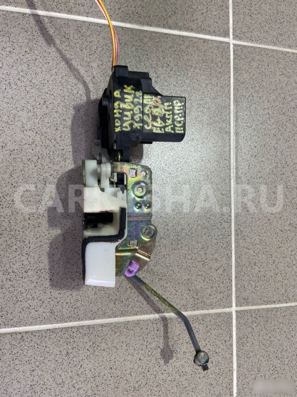 Замок двери передний правый Honda Civic 1992 г Honda Civic оригинальный номер H4831110