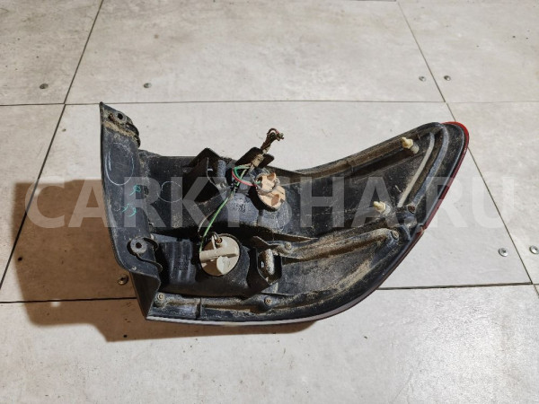 Фонарь задний правый Mazda 2 оригинальный номер 22061827