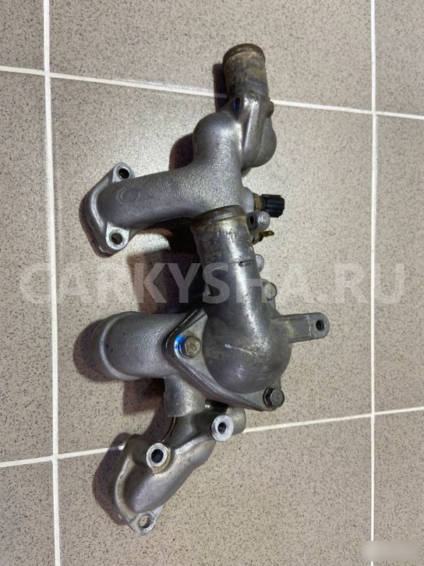 Корпус термостата Mitsubishi Diamant 1996г F41A Mitsubishi Diamante 