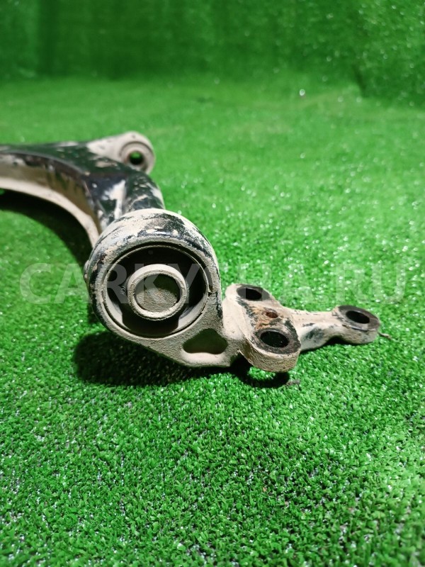 Рычаг передний левый Nissan Bluebird Sylphy 