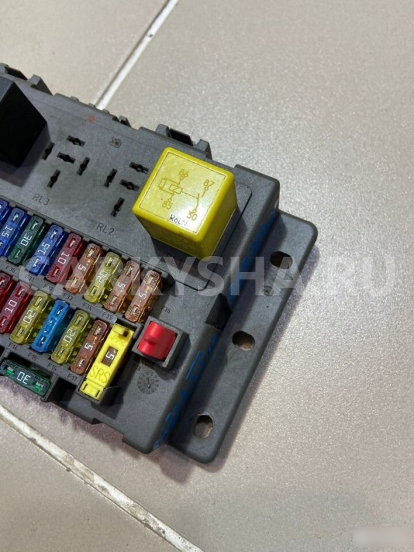 Блок предохранителей Rover 75 Rover 200 оригинальный номер 518174503