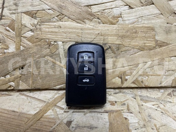 Ключ Toyota Camry VII (XV50) оригинальный номер 89904-33500