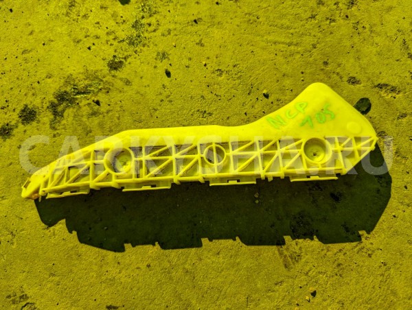 Крепление бампера Toyota Ractis 