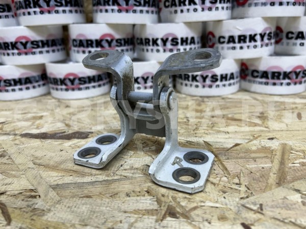 Петля двери багажника Toyota Land Cruiser Prado 150 Series Рестайлинг оригинальный номер 68801-60050