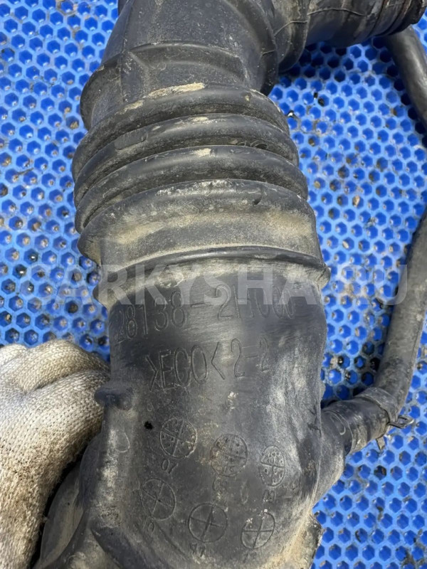 Патрубок воздушного фильтра Hyundai Elantra IV (2006—2011) Hyundai Elantra оригинальный номер 28138-2H000