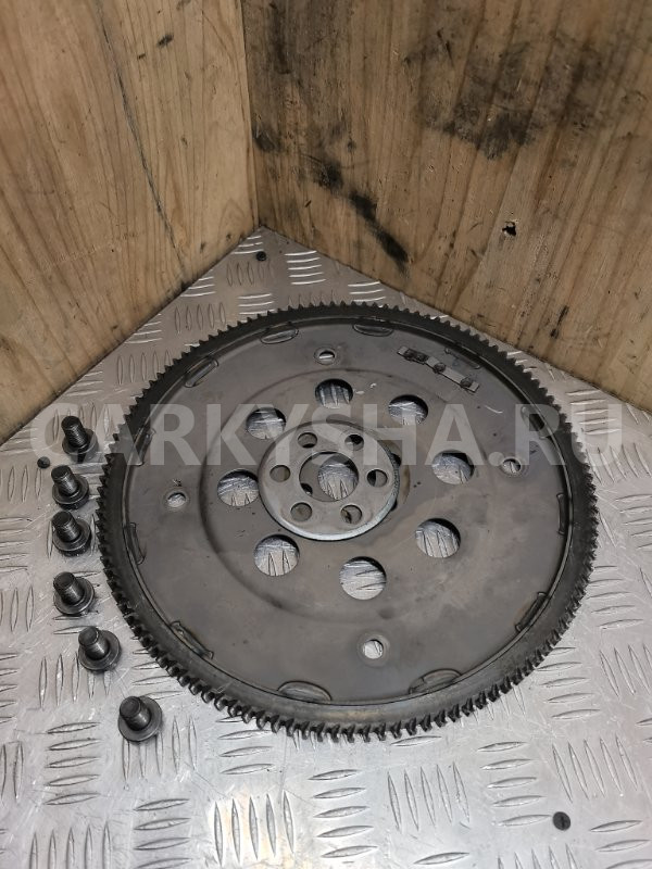Маховик Nissan Presage 